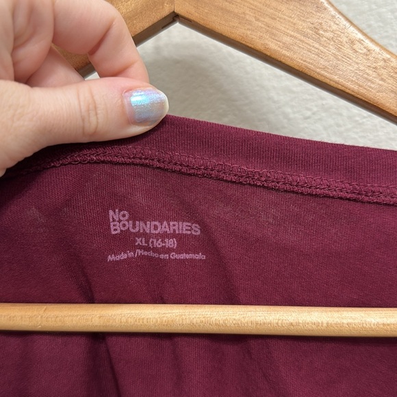 NWT. Ladies’ No Boundaries “Maroon Wave” Scoop Tee short sleeve shirt. Size XL - Picture 7 of 7